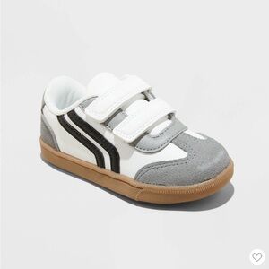 NWOT Cat & Jack Dakota Retro Court Sneakers sz 6T